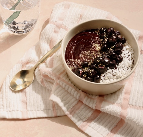 blueberry banana smoothie bowl