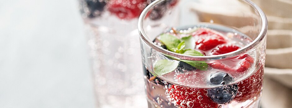 5-surprising-benefits-of-seltzer-water-main.jpg	