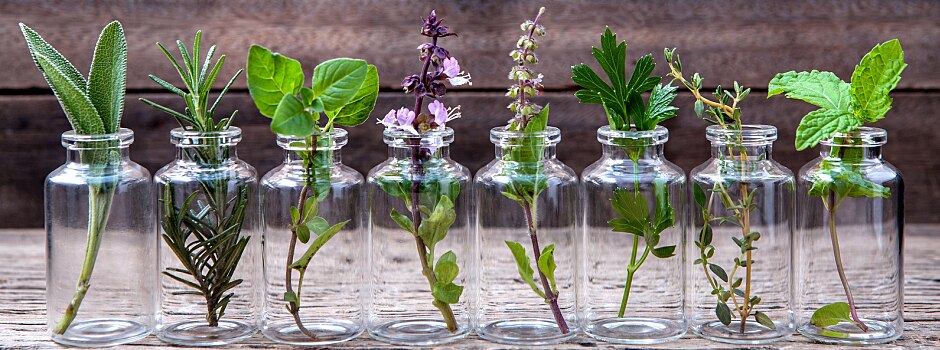 9-benefits-of-essential-oils-main.jpg	