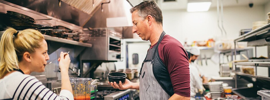 /content/vitamix/us/en_us/articles/how-chef-brooke-williamson-balances-work-family-and-food.html