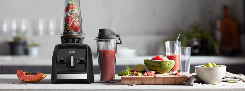 /content/vitamix/us/en_us/articles/how-vitamix-makes-the-best-blender-for-entertaining.html