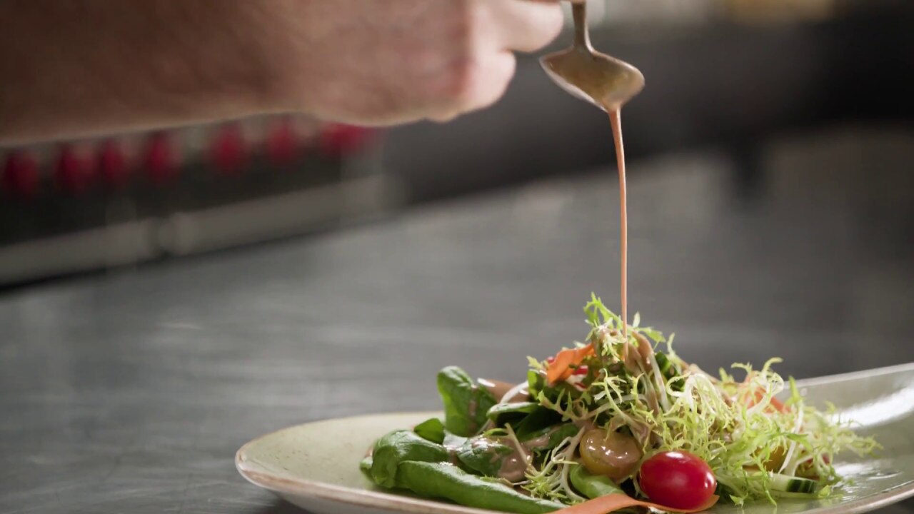 How to Make Strawbery Balsamic Dressing