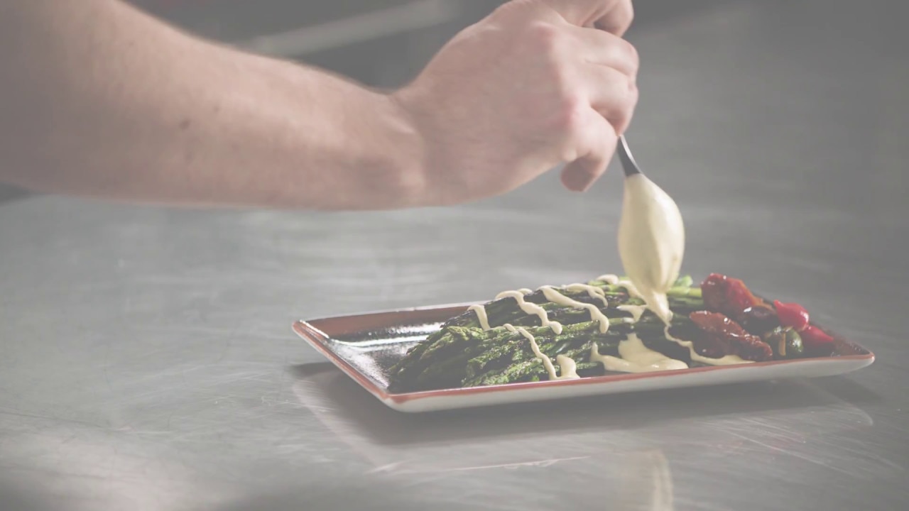 How to Make Hollandaise Sauce
