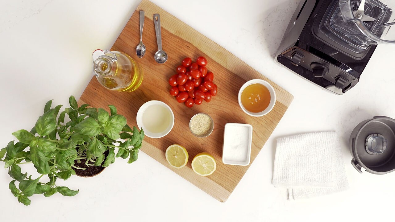 /content/vitamix/us/en_us/recipes/tomato-basil-pesto.html