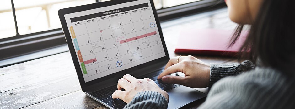 /content/vitamix/us/en_us/articles/managing-employee-scheduling-tips-and-tricks-to-know.html