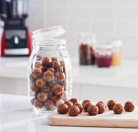 PB & J Energy Balls pbjenergynballs
