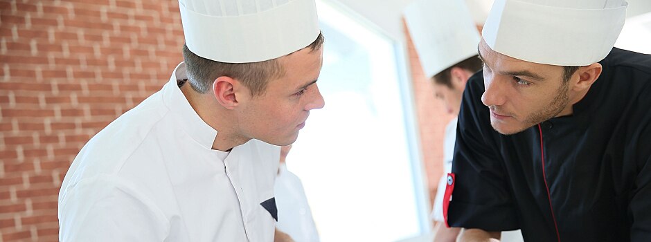 sous-chef-jobs-how-to-hire-and-train-a-newbie-main.jpg	