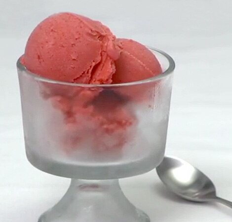 /content/vitamix/ca/en_us/recipes/spiced-strawberry-ice-cream.html