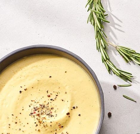 /content/vitamix/us/en_us/recipes/white-bean-and-fall-herb-bisque-with-pepitas.html