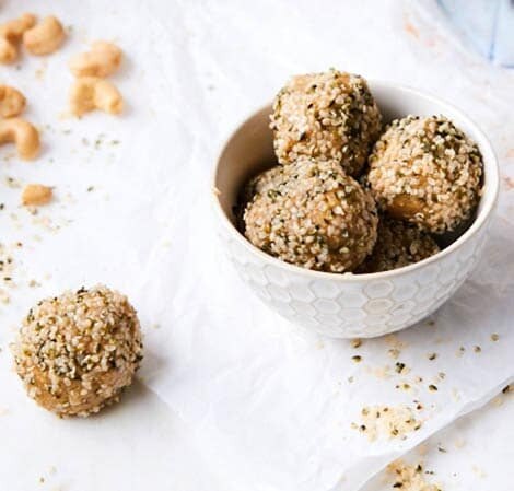 White Chocolate Peanut Butter Energy Balls White Chocolate Peanut Butter Energy Balls.jpg