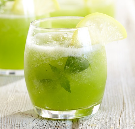 /content/vitamix/mx/en_us/recipes/frosty-basil-lemonade.html